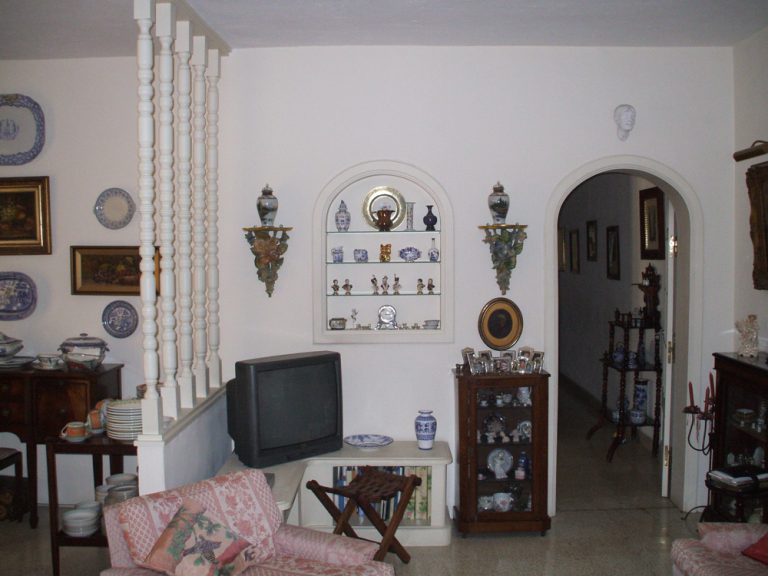 Homestay Malta living room