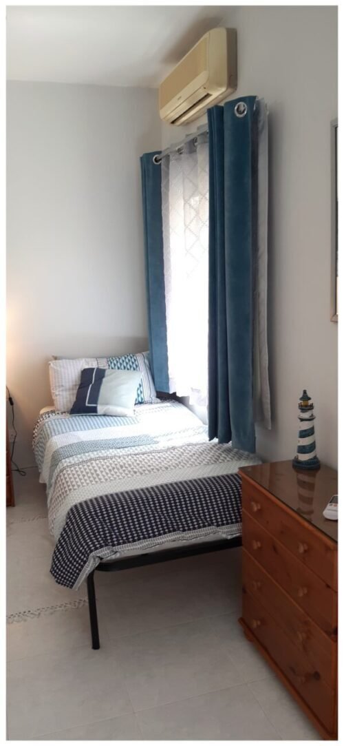 Twin room for guests at Looza Homestay accommodation in Malta